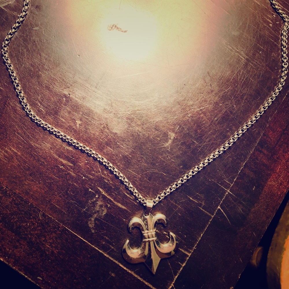 New Orleans Saints Fleur de Lis pendant & necklace